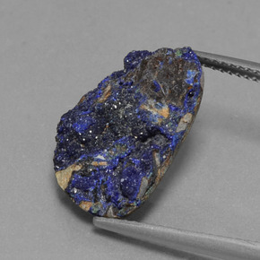 Druse d'azurite bleue naturelle forme fantaisie, 6,58 ct, opaque