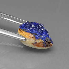 Druse d'azurite bleue naturelle forme fantaisie, 2,15 ct, opaque