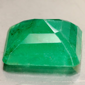 Émeraude vert naturelle taille émeraude, 3,53 ct, SI-I1