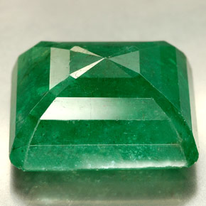 Émeraude Vert naturelle Taille émeraude, 13.71 ct, SI-I1