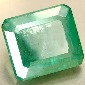 Émeraude Vert naturelle Taille émeraude, 7.12 ct, SI-I1