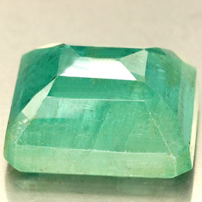 Émeraude Vert naturelle Taille émeraude, 7.12 ct, SI-I1