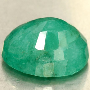 Émeraude vert naturelle coupe ovale, 2,35 ct, SI-I1