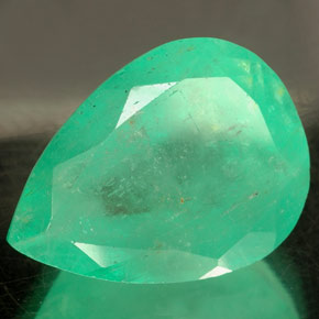 Émeraude Vert naturelle En forme de poire, 11.76 ct, VS-SI