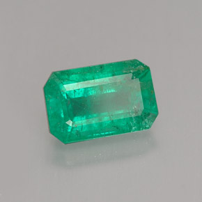 Émeraude vert naturelle taille émeraude, 1,30 ct, I1