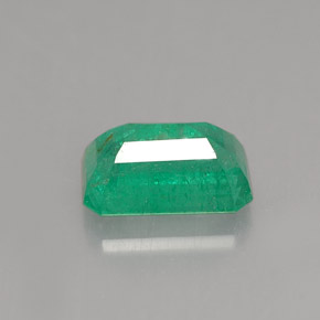 Émeraude vert naturelle taille émeraude, 1,30 ct, I1