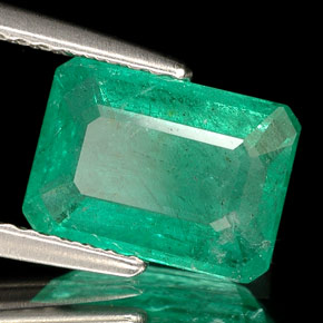 Émeraude Vert naturelle Taille émeraude, 2.05 ct, SI-I1