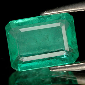 Émeraude vert naturelle taille émeraude, 1,50 ct, SI-I1