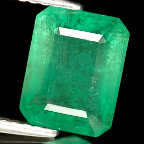 Émeraude vert naturelle taille émeraude, 2,35 ct, I1