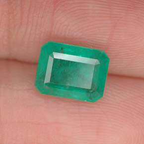 Émeraude vert naturelle taille émeraude, 1,65 ct, I1