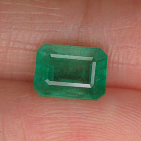 Émeraude vert naturelle taille émeraude, 1,54 ct, I1