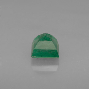 Émeraude vert naturelle carré, 0,77 ct, I1