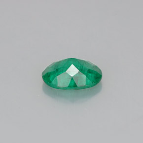 Émeraude Vert naturelle Coupe ovale, 0.68 ct, SI-I1