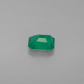 Émeraude vert naturelle taille émeraude, 0,47 ct, I1