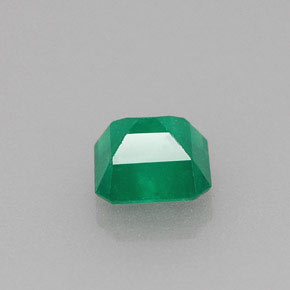 Émeraude vert naturelle taille émeraude, 0,46 ct, I1