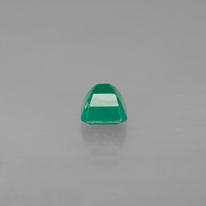 Émeraude vert naturelle taille émeraude, 0,48 ct, I1