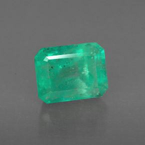 Émeraude vert naturelle taille émeraude, 2,09 ct, I1