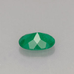 Émeraude vert naturelle coupe ovale, 0,63 ct, I1