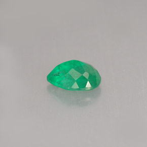 Émeraude Vert naturelle En forme de poire, 0.45 ct, SI-I1