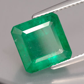Émeraude Vert naturelle Taille émeraude, 4.42 ct, SI