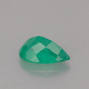 Émeraude vert naturelle en forme de poire, 0,61 ct, SI