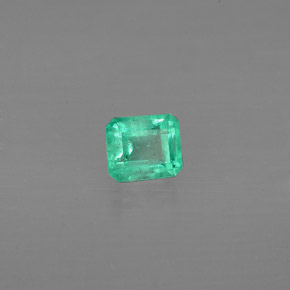 Émeraude Vert naturelle Taille émeraude, 0.47 ct, SI-I1