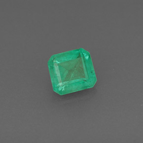Émeraude vert naturelle taille émeraude, 0,57 ct, SI-I1