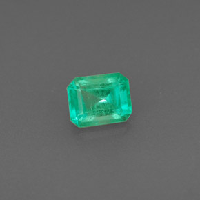 Émeraude Vert naturelle Taille émeraude, 0.42 ct, SI-I1