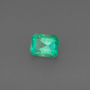 Émeraude Vert naturelle Taille émeraude, 0.42 ct, SI-I1