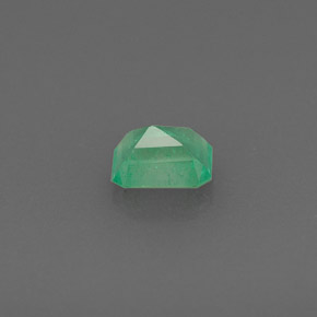 Émeraude Vert naturelle Taille émeraude, 0.42 ct, SI-I1
