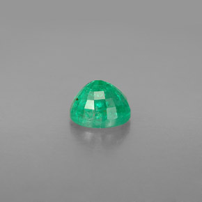 Émeraude Vert naturelle Coupe ovale, 0.87 ct, SI