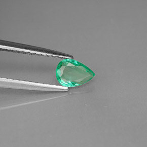 Émeraude vert naturelle en forme de poire, 0,31 ct, VS-SI
