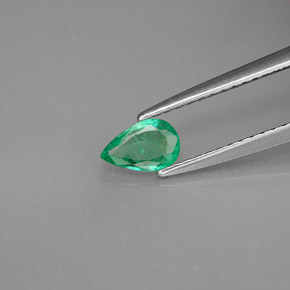 Émeraude Vert naturelle En forme de poire, 0.28 ct, VS-SI