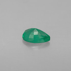 Émeraude Vert naturelle En forme de poire, 0.37 ct, VS-SI