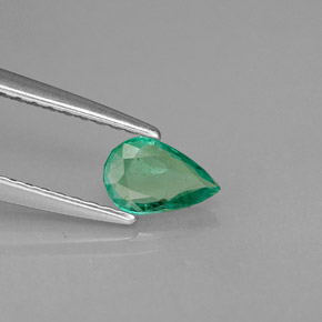 Émeraude Vert naturelle En forme de poire, 0.34 ct, VS-SI