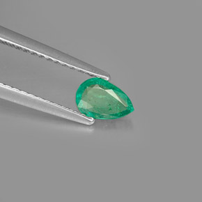 Émeraude Vert naturelle En forme de poire, 0.36 ct, VS-SI