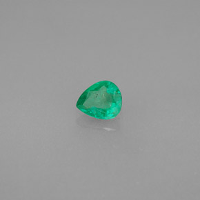 Émeraude Vert naturelle En forme de poire, 0.32 ct, SI