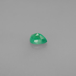 Émeraude Vert naturelle En forme de poire, 0.32 ct, SI