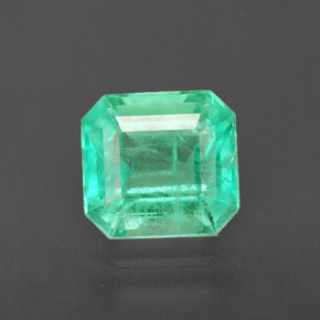 Émeraude vert naturelle taille émeraude, 1,83 ct, SI