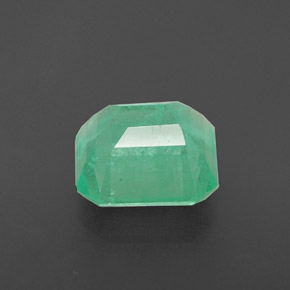 Émeraude vert naturelle taille émeraude, 1,83 ct, SI