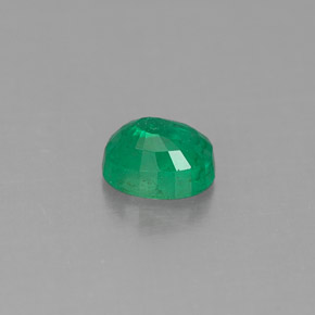 Émeraude Vert naturelle Coupe ovale, 0.56 ct, SI-I1