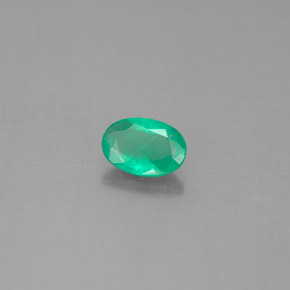 Émeraude Vert naturelle Coupe ovale, 0.45 ct, SI-I1