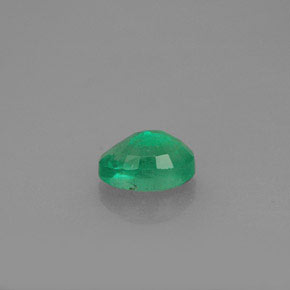 Émeraude vert naturelle coupe ovale, 0,60 ct, SI-I1