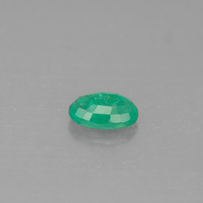 Émeraude vert naturelle coupe ovale, 0,44 ct, SI-I1
