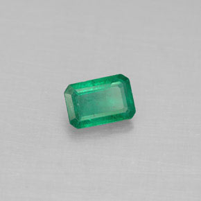 Émeraude vert naturelle taille émeraude, 0,54 ct, SI-I1
