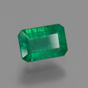 Émeraude vert naturelle taille émeraude, 0,60 ct, SI-I1