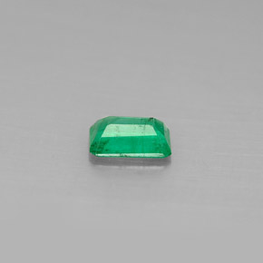 Émeraude vert naturelle taille émeraude, 0,41 ct, SI