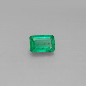 Émeraude vert naturelle taille émeraude, 0,44 ct, SI-I1