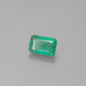 Émeraude Vert naturelle Taille émeraude, 0.64 ct, SI-I1
