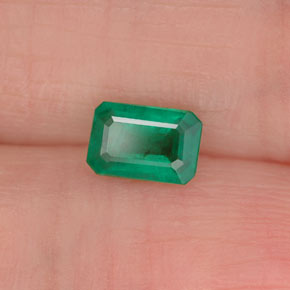 Émeraude vert naturelle taille émeraude, 0,45 ct, SI-I1